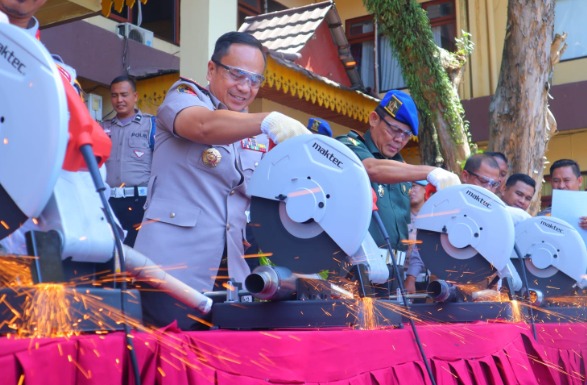 sebanyak 510 knalpot brong dimusnahkan polisi di pekanbaru 61454