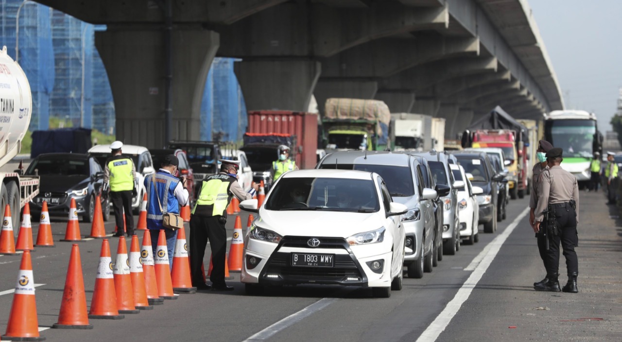 selama 11 hari arus balik lebaran polisi putar balikkan 72 293 pengendara 19450