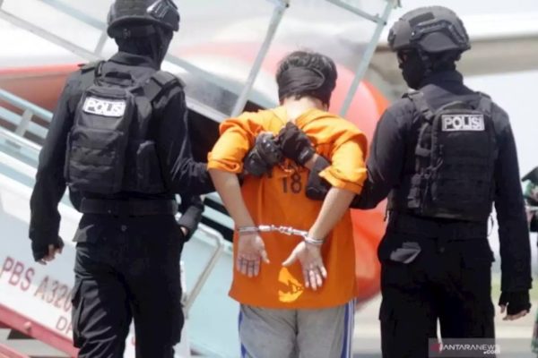 selama 3 hari densus 88 antiteror polri tangkap 18 terduga teroris di sumut 30874