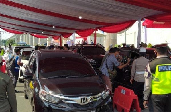 selama arus balik mudik lebaran 2021 polda metro jaya catat sebanyak 17 500 pemudik yang tes swab antigen 13177