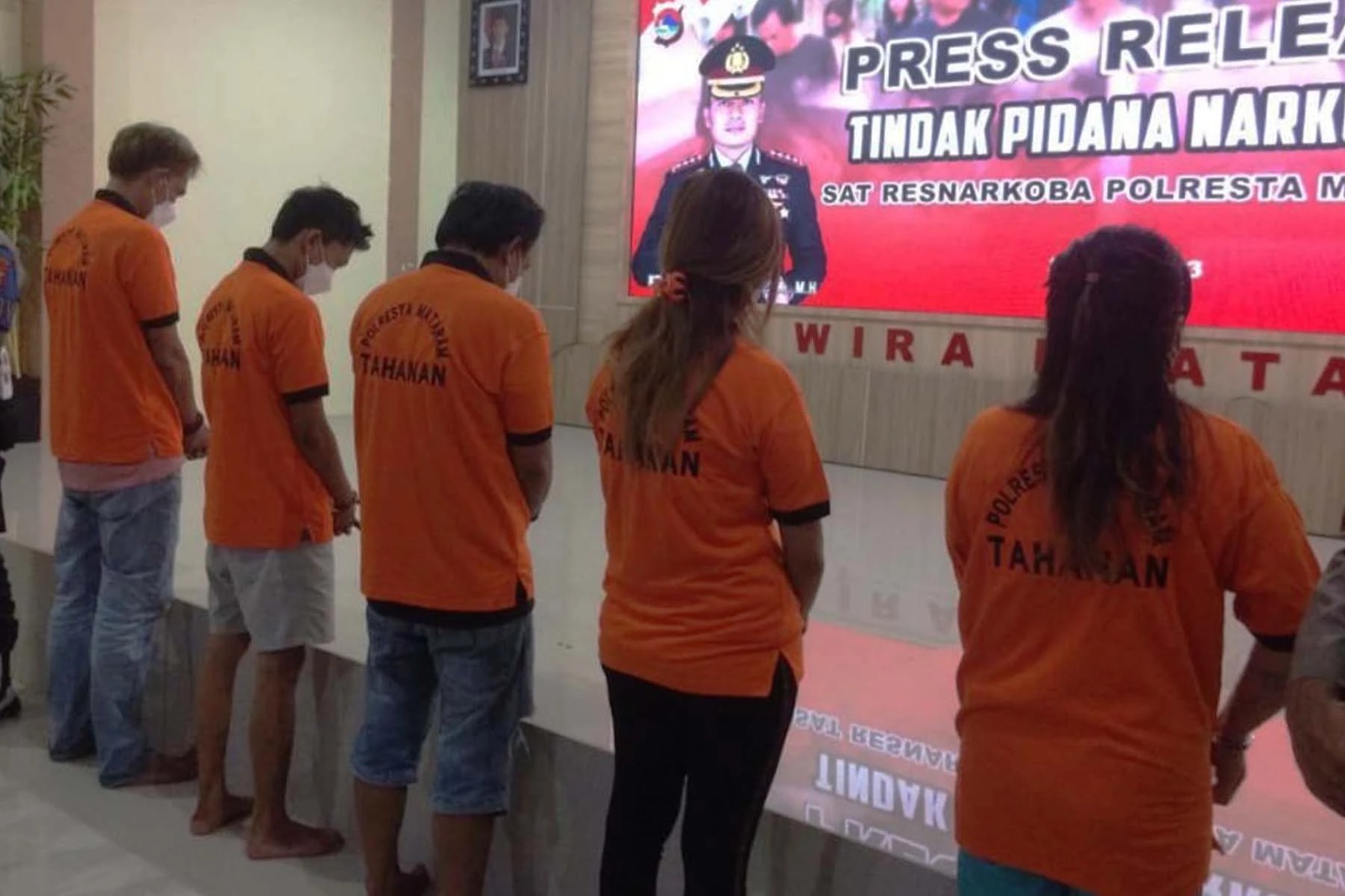 sepasang kekasih dibekuk polisi usai kompak menjadi penjual sabu 57711