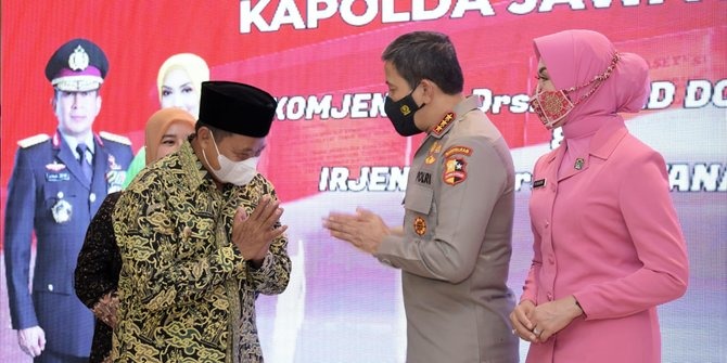 sertijab kabaintelkam beri wejangan ke kapolda jabar baru 19405