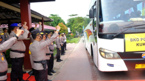 siap amankan pilkada 2020 kapolda kaltim berangkatkan 1 266 personel bko 32841