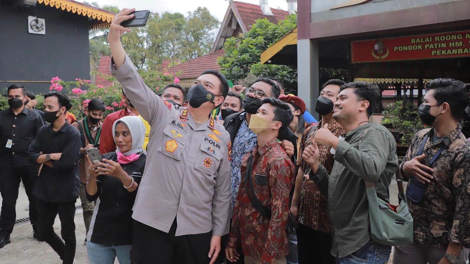 silaturahmi dengan cipayung plus kapolda riau polri dan pemuda untuk pembangunan di riau 22900