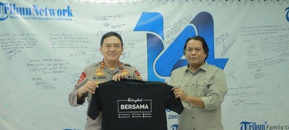 silaturahmi ke kantor tribun pekanbaru kapolda bagi polisi media mitra strategis 22781