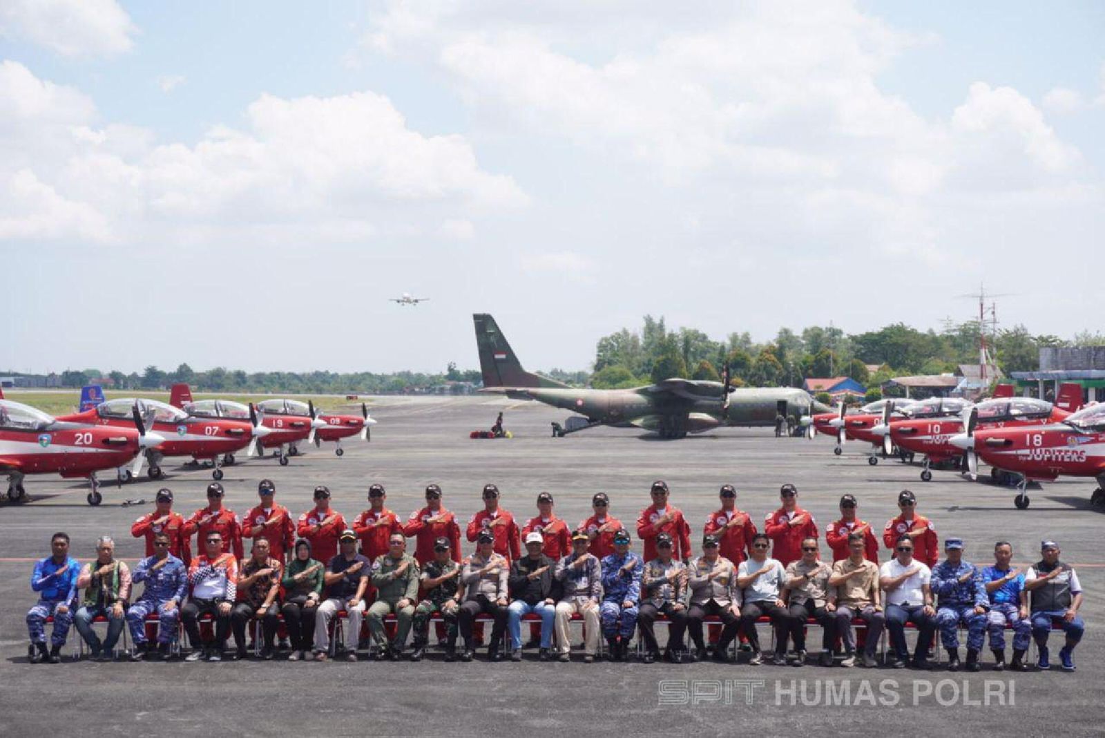 sinergi tni polri saat open base di lanud syamsuddin noor 77797