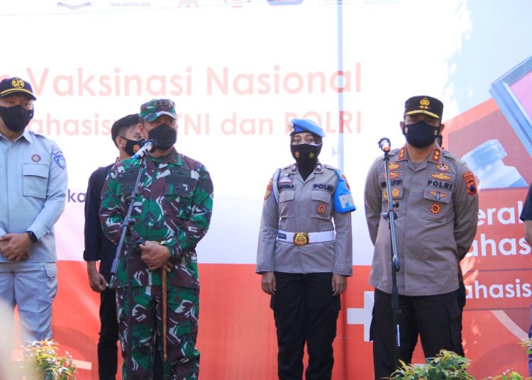 sinergitas tni polri dan jasa raharja vaksinasi untuk mahasiswa jateng 9398