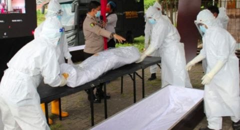 south sumatra regional police personnel trained for corpse handling and funerals for covid 19 patients 40668