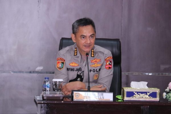 south sumatra regional police together with the police college s educational institutes and training center of national police team conduct research activities in preventing hoax news 44415