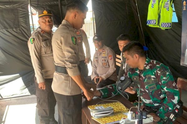 subsatgas dokkes polda ntt gelar pemeriksaan kesehatan anggota pengamanan di pos operasi ketupat turangga 2024 72503