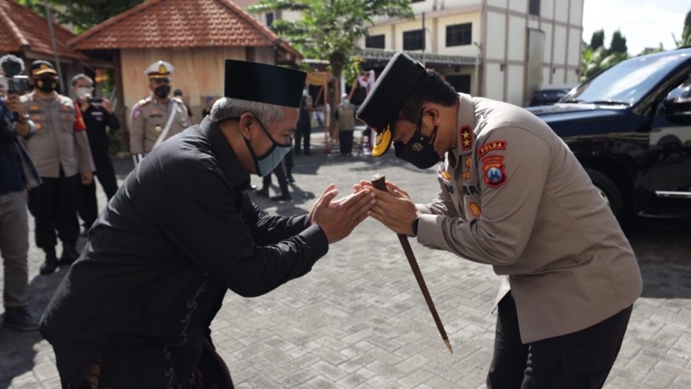 succeeding mass vaccination east java regional police collaborate with east java nahdlatul ulama regional management 42803
