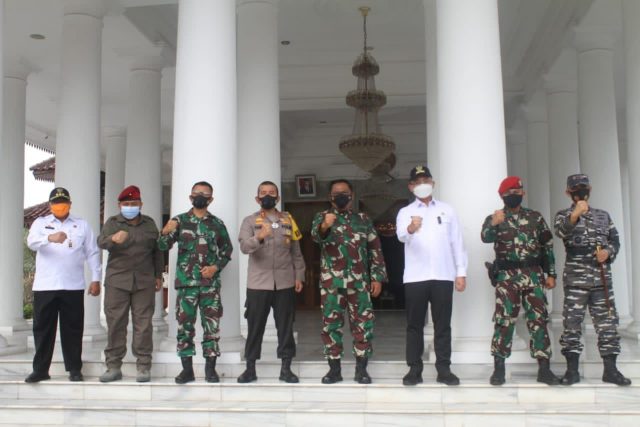 sukseskan pilkada banten gabungan tni polri turunkan 4500 personel 32749