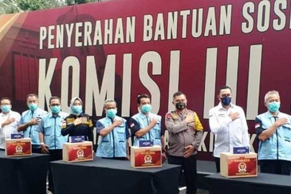 sumbang sembako dan masker dpr dukung penuh kampung tangguh 30595