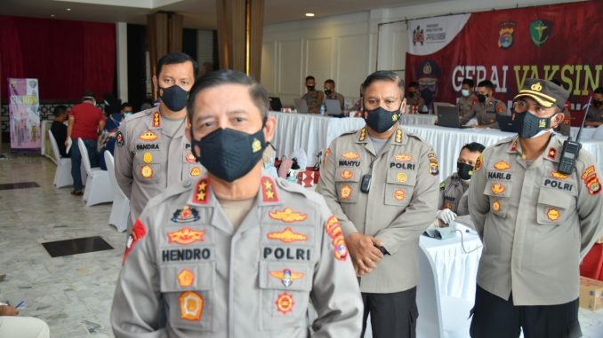 supporting acceleration of national vaccination lampung police have injected 240000 doses of vaccine in lampung people 41393