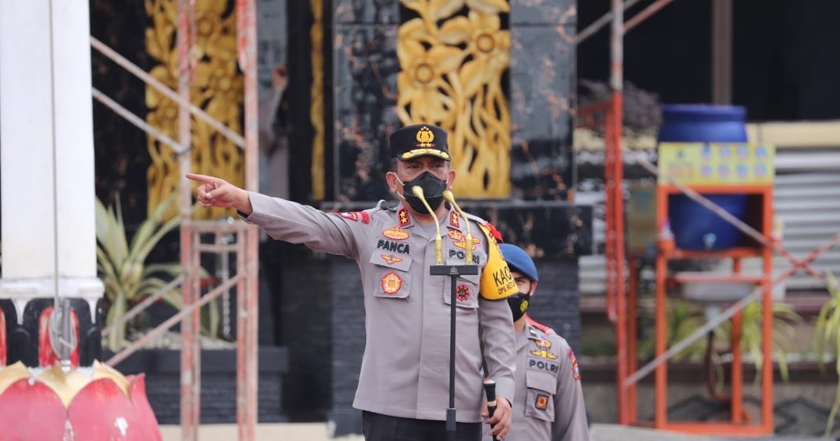 supporting the 110 emergency call chief of north sumatera regional police it is easy to contact the police 31337