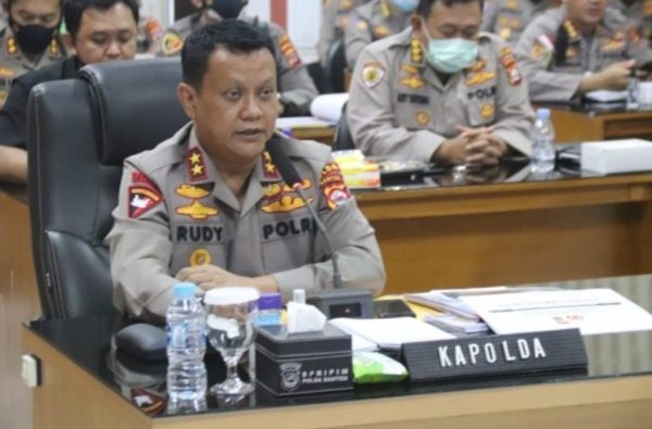 suppress the community mobility during christmas and new year holiday banten regional police will apply odd even at tourism area 44386