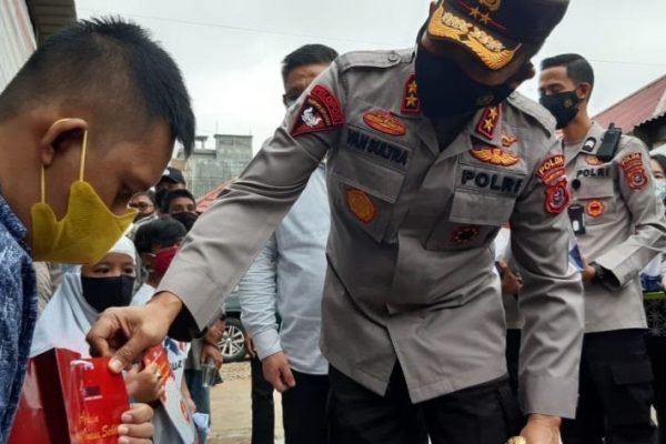 suppressing the spread of covid 19 southeast sulawesi regional police provide 91 vaccination outlets for people with disabilities 41135