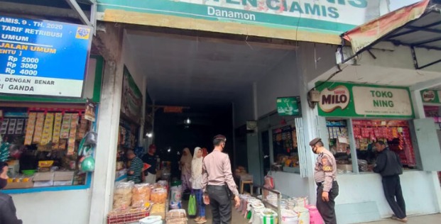 tahun baru 2023 polda jabar pantau harga bahan pokok di sejumlah pasar modern dan tradisional 53020