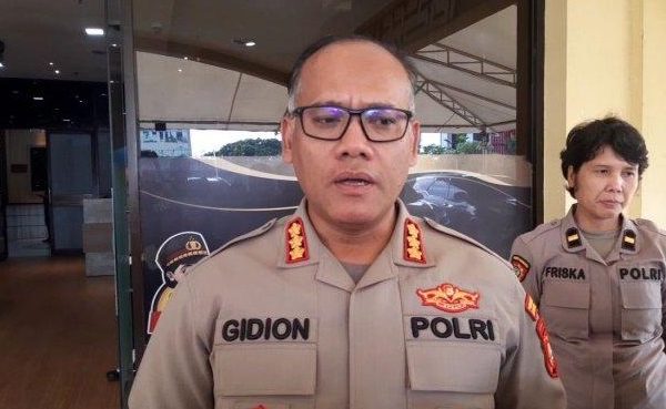 tak terima ayahnya ditangkap remaja di jakut tusuk polisi pakai katana 54519