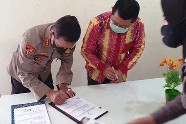 tandatangani nota kesepahaman polda kalsel bersama gapki sepakat cegah karhutla 19384