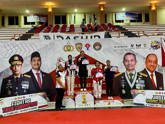 tanding di laga pangkostrad cup 2024 polwan ini raih medali emas di taekwondo 73758