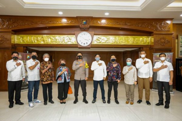 tangkal kejahatan siber kapolda jatim terima audiensi provider seluler 36760
