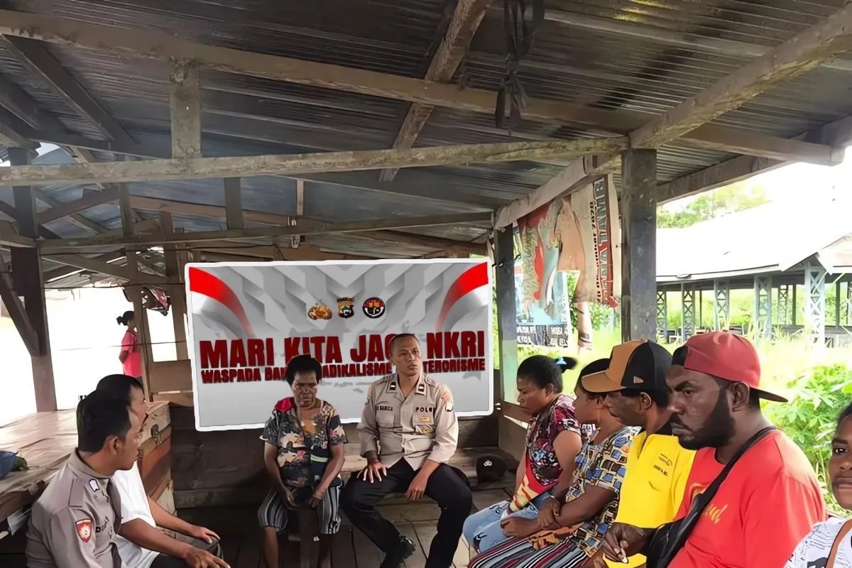 tangkal radikalisme polisi perkuat pembinaan masyarakat di sorong 66884
