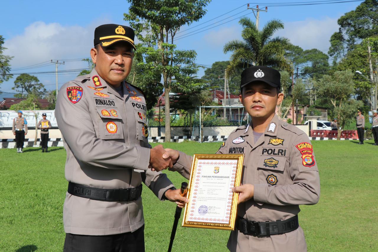 tangkap pelaku curanmor saat lepas dinas personel polda lampung dapat hadiah sekolah inspektur polisi dari kapolri 79441