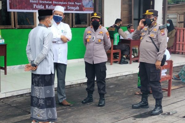 targetkan 200 dosis wakapolda kalteng tinjau vaksinasi di pondok pesantren hidayatul insan palangka raya 26887