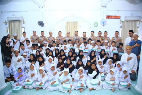 taruna akpol angkatan 59 beri santunan ke anak yatim piatu di ypi dsc al futuwwah 82422