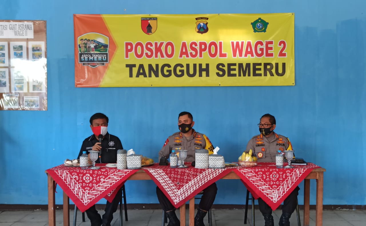 tekan penyebaran covid 19 kapolda jatim terus bergerak meninjau jajarannya dan mengedukasi langsung masyarakat 34768