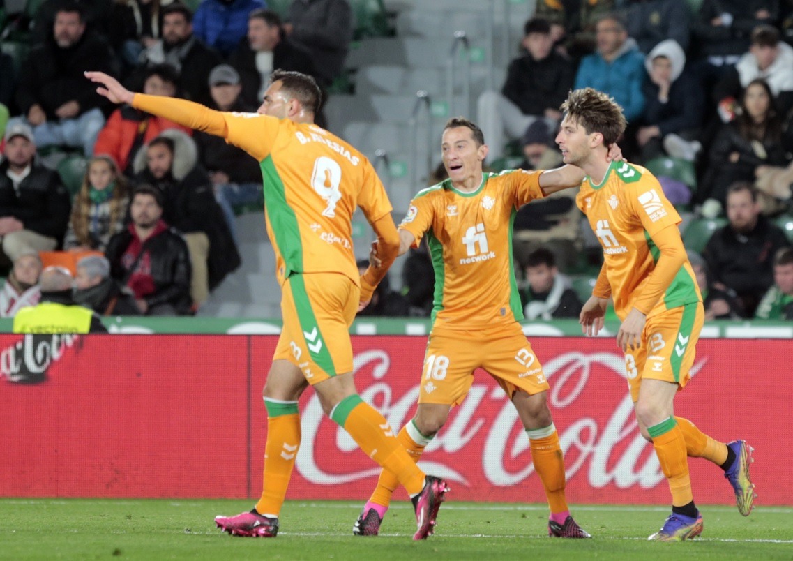 tertinggal dua gol real betis bangkit hantam elche dengan skor 3 2 54982