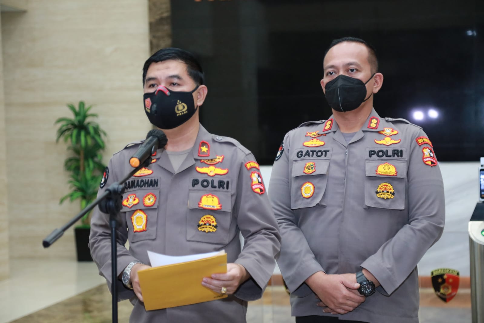 tetapkan tersangka ujaran kebencian polri sita akun youtube edy mulyadi 23110