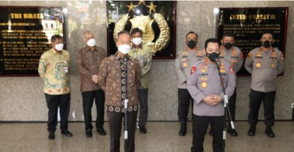 the chief of national police warned those who repackaged the bulk oil 45683