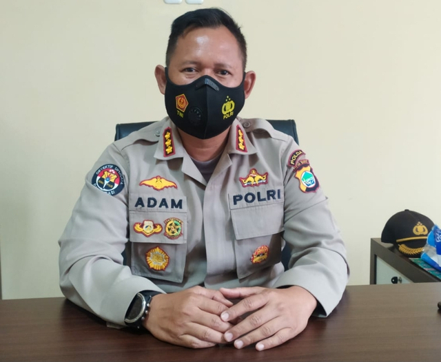 the implementation of eid prayers in manokwari still refers to the health protocol 38794