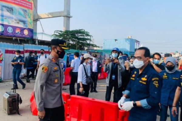 the minister of transportation appreciates indonesian national police for providing antigen swab at port 38834
