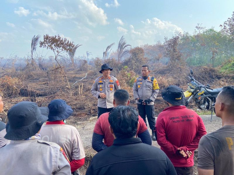 tim ditreskrimsus polda riau dan polres kepulauan meranti kolaborasi tangani karhutla 76950