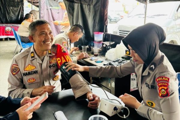 tim dokkes polda sumsel gelar pemeriksaan kesehatan kepada petugas kpps 70236