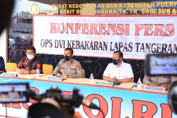 tim dvi polri kembali identifikasi 3 jenazah korban kebakaran lapas tangerang 37388