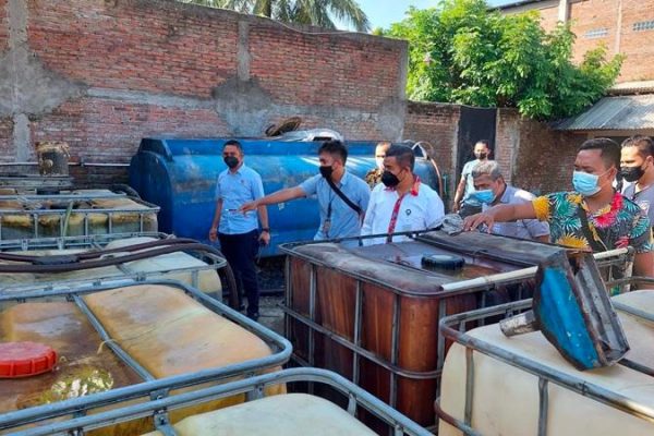 tim gabungan polda jateng berhasil tangkap tangki modifikasi ditutupi terpal 46002