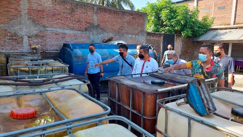 tim gabungan polda jateng berhasil tangkap tangki modifikasi ditutupi terpal 46002