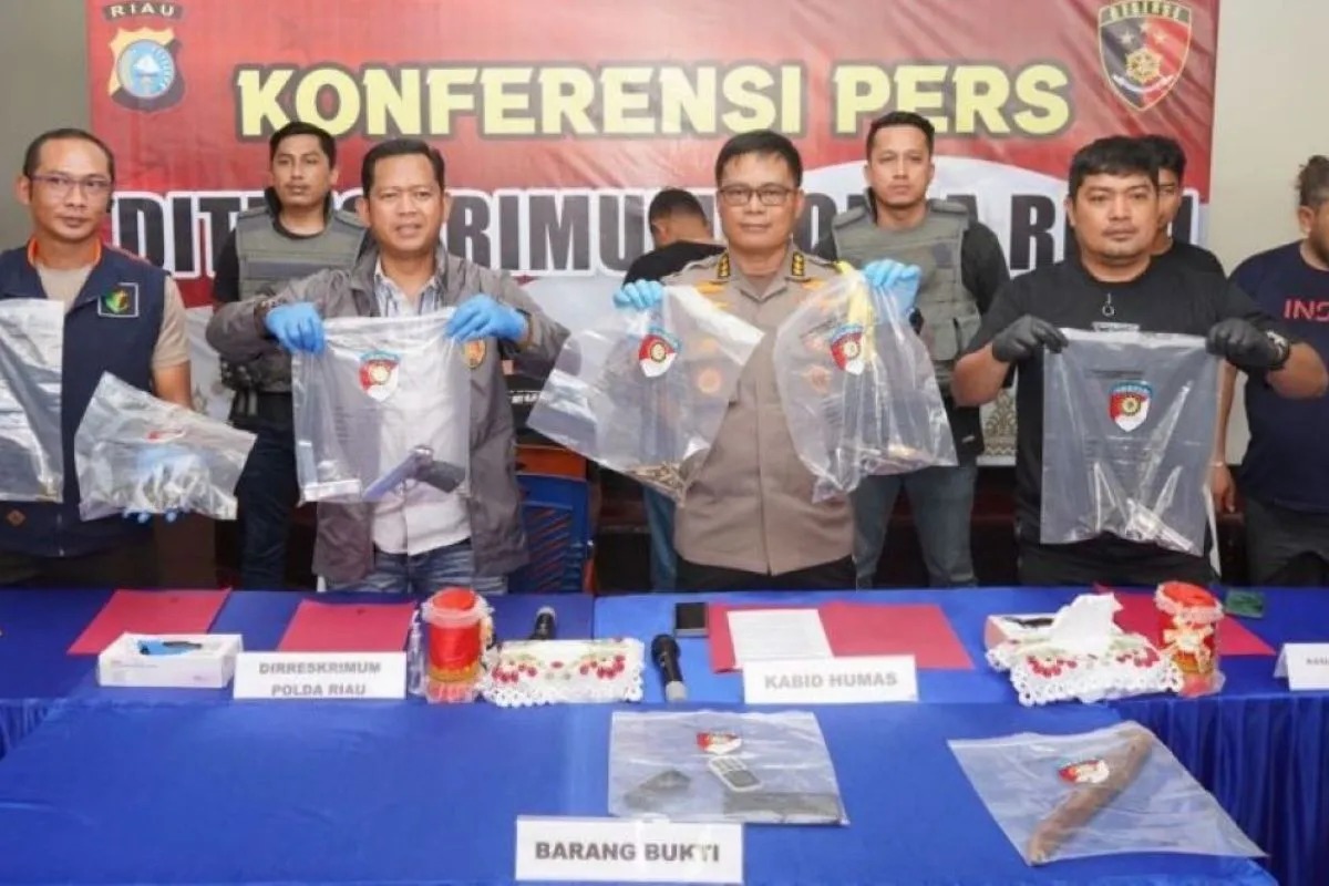 tim gabungan polda riau bersama polda sumbar berhasil tembak mati perampok sadis bersenjata api 69501