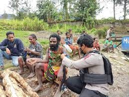 tim medis satgas binmas noken operasi damai cartenz lakukan pemeriksaan kesehatan di puncak ilaga 45520
