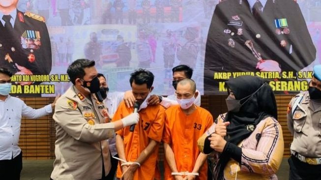 tim resmob polres serang berhasil amankan dua pelaku curanmor spesialis mobil pickup 23107