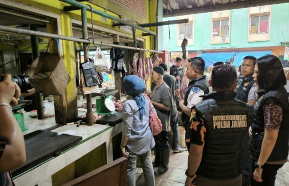 tim satgas polda jambi dan dinas ketahanan pangan provinsi pantau harga bahan pokok pasca idul fitri 1445 h 73155
