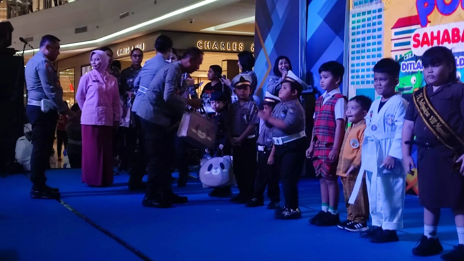 tingkatkan disiplin berlalulintas sejak dini polda sulut gelar polisi sahabat anak di 9 taman kanak kanak 74845