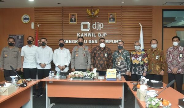 tingkatkan kerjasama dan silaturahmi kapolda lampung kunjungi kanwil djp bengkulu dan lampung 48827