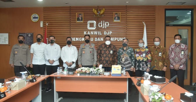 tingkatkan kerjasama dan silaturahmi kapolda lampung kunjungi kanwil djp bengkulu dan lampung 48827