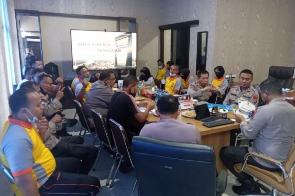 tingkatkan kualitas kinerja dirbinmas polda banten gelar anev 13505