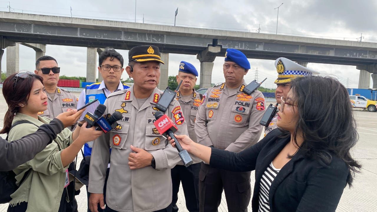 tingkatkan pelayanan darurat saat nataru polri gelar pelatihan ambulans udara 82253